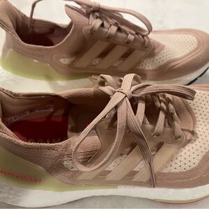 Adidas Women's ultra boost primeblue Sneakers